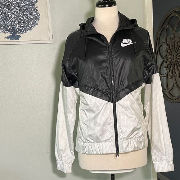 Nike Women's Two-Tone Hooded Utility Jacket - Picture 2 of 6